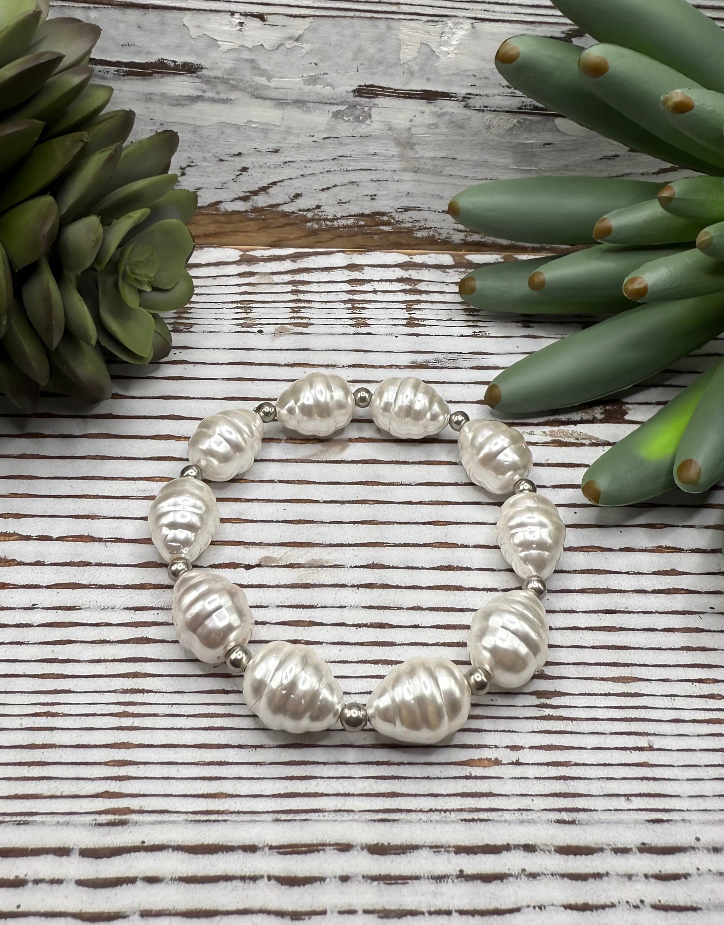 Pearl Shell Stretch Bracelet