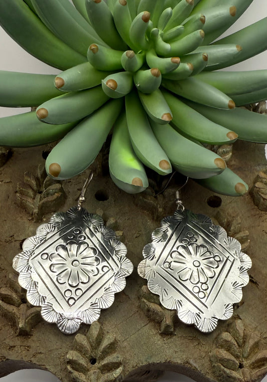 Scallop Edge Western Earrings