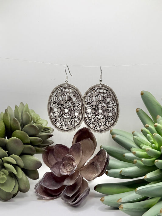 Vintage Design Oval Earrings