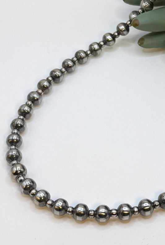 Navajo Design Silver Necklace