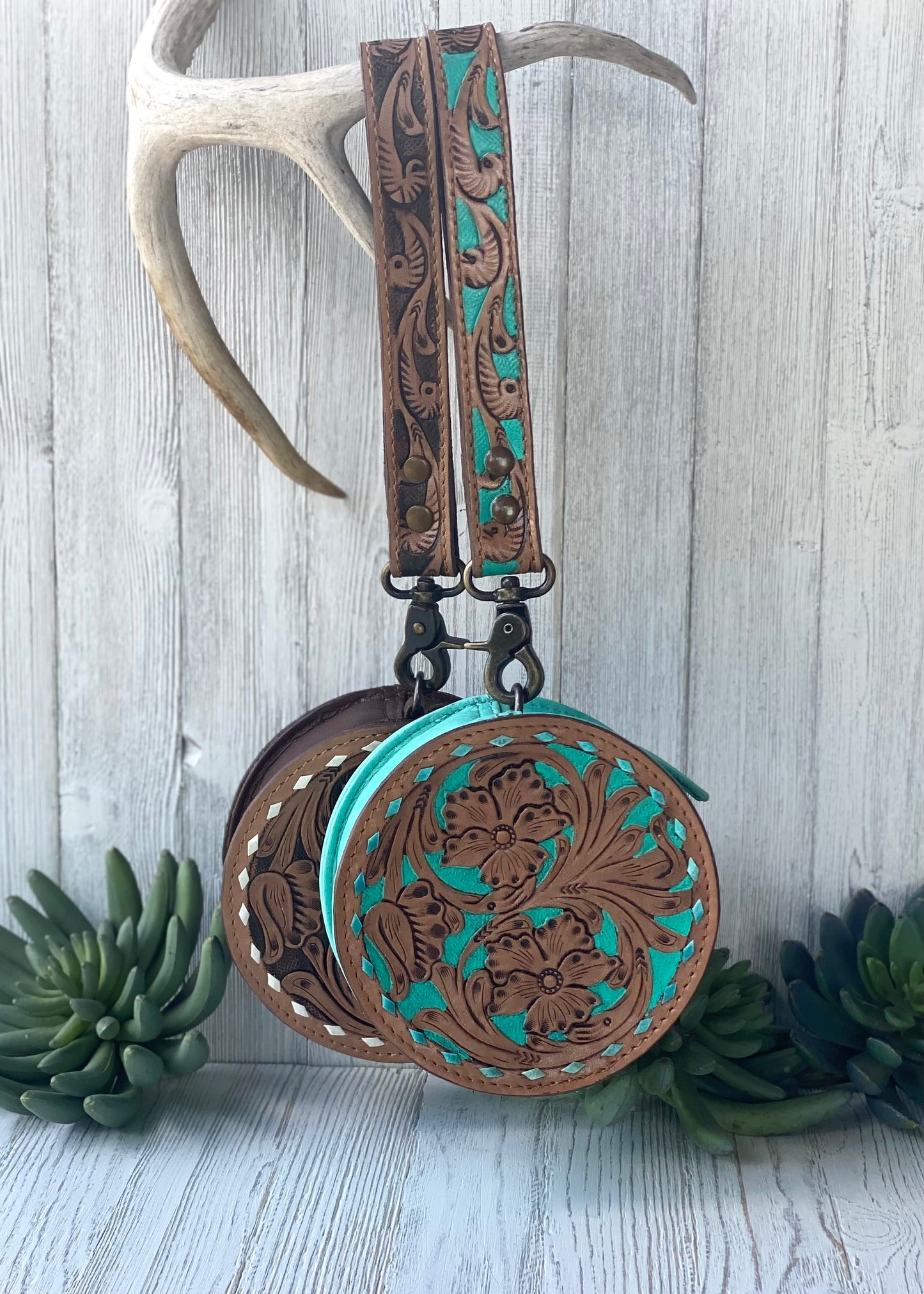 Round Western Wristlet